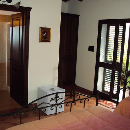 מסקלי Agriturismo Il Pozzo Antico מראה חיצוני תמונה