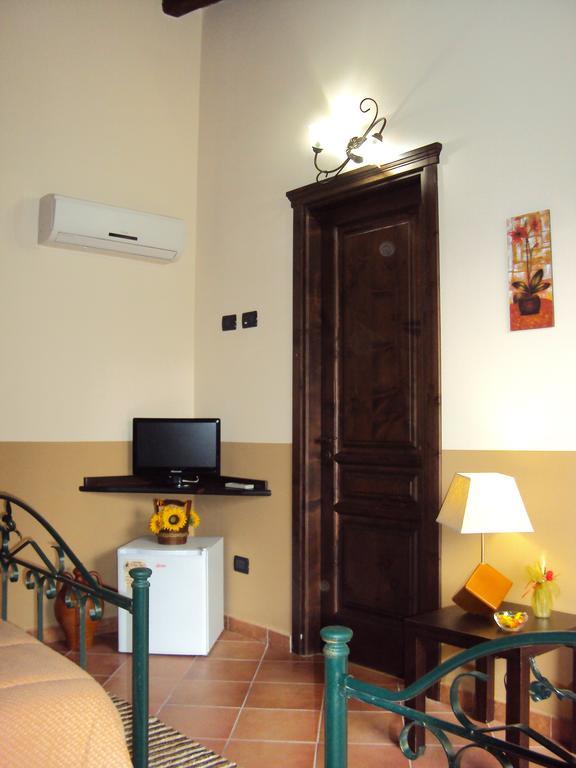 מסקלי Agriturismo Il Pozzo Antico מראה חיצוני תמונה