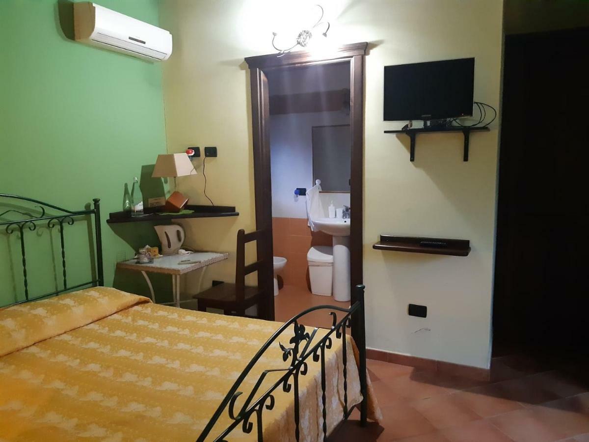 מסקלי Agriturismo Il Pozzo Antico מראה חיצוני תמונה